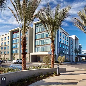 Homewood By Hilton Long Airport Hotel